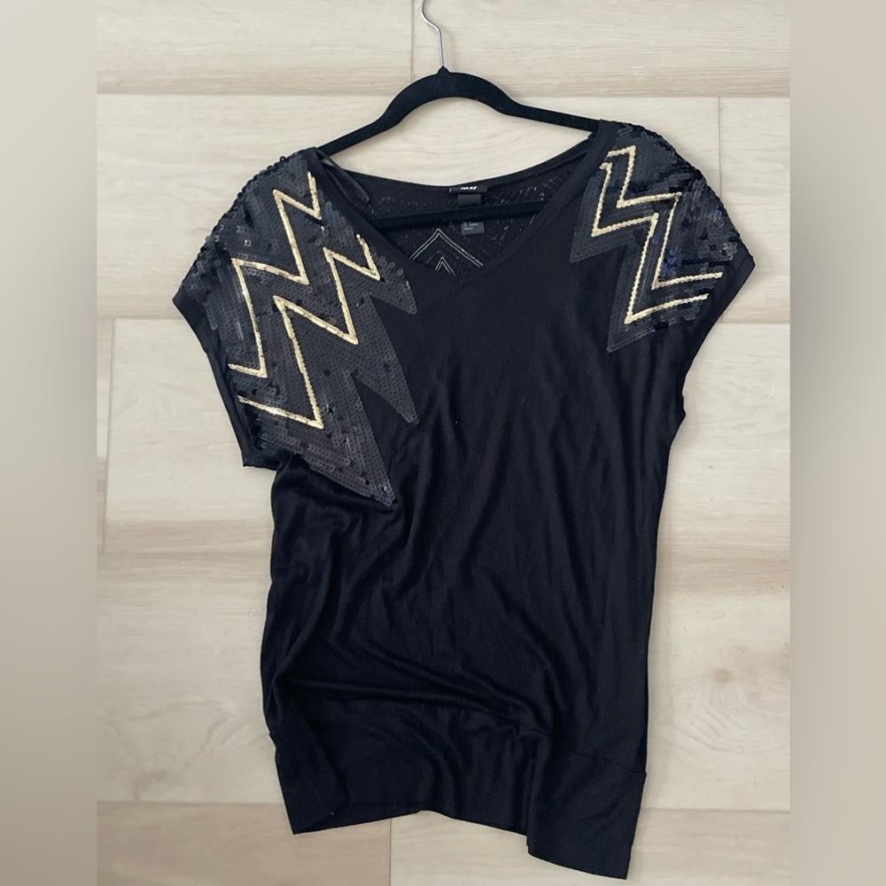 Cute sequins top,H&M Black with black and gold sequins.